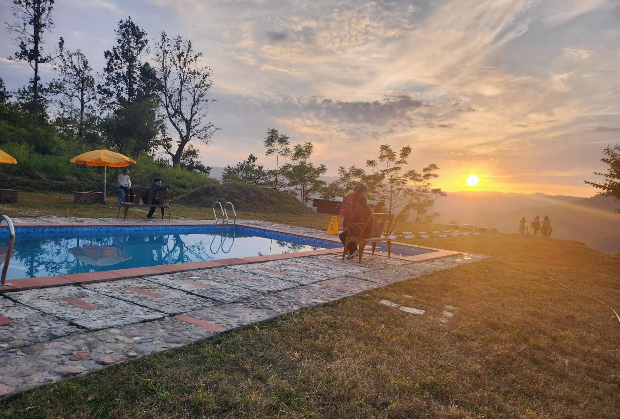 Lahermitage Resort Lansdowne Dış mekan fotoğraf