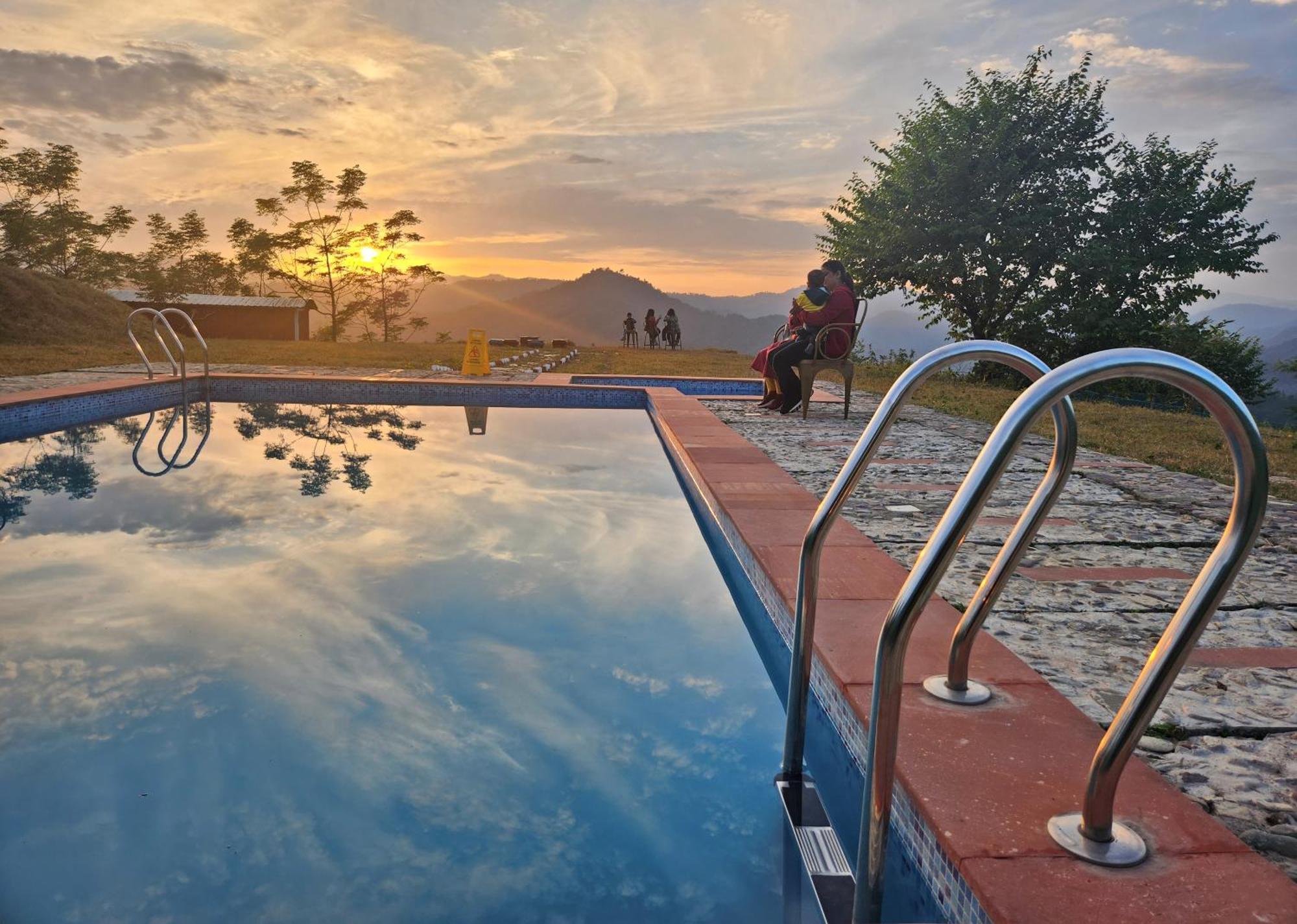 Lahermitage Resort Lansdowne Dış mekan fotoğraf